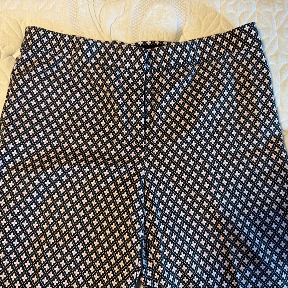 “J. JILL” Geometric Floral Stretch Ankle Pant - Picture 7 of 15